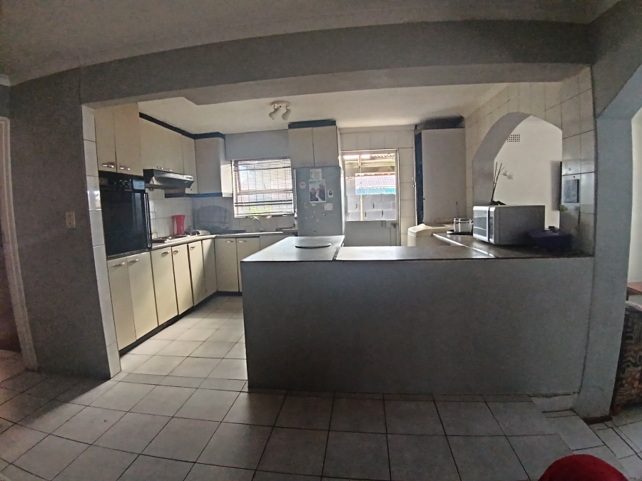 2 Bedroom Property for Sale in New Woodlands Western Cape